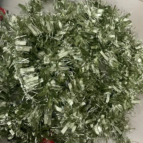 สายรุ้งฟอยล์ พู่ตกแต่งต้นไม้ Foil Tinsel Garland ยาว 5 เมตร สีเขียว