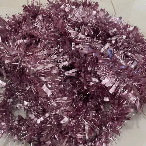 สายรุ้งฟอยล์ พู่ตกแต่งต้นไม้ Foil Tinsel Garland ยาว 5 เมตร สีชมพู